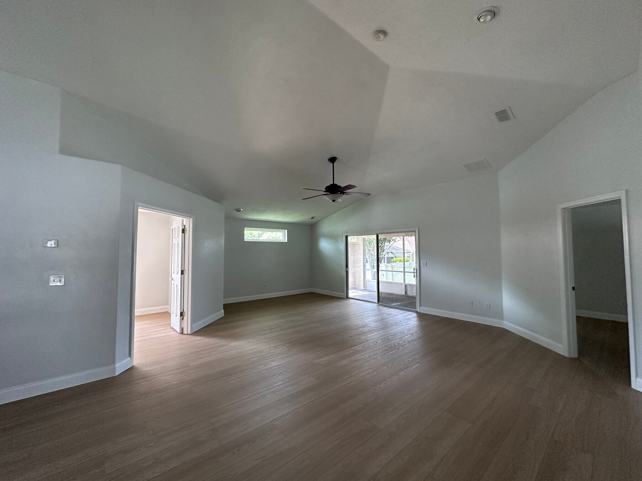 Building Photo - 129 Grey Dapple Way