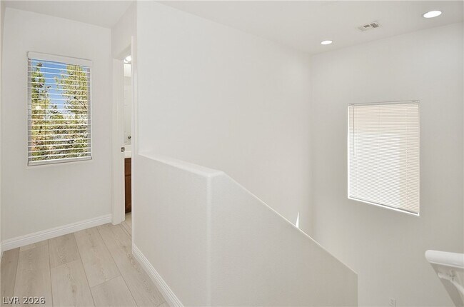 Building Photo - 4218 S Sugar Dr