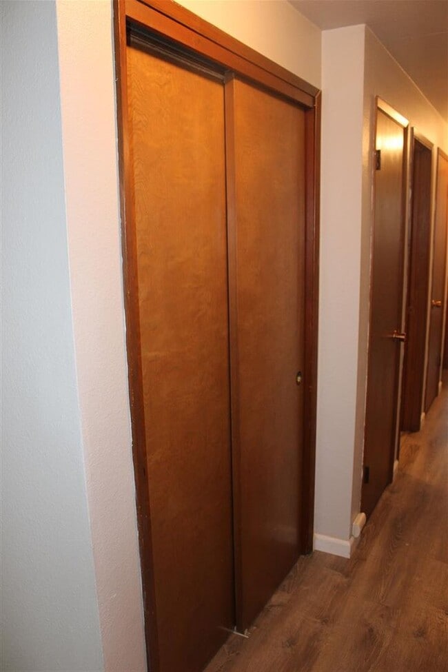 Building Photo - 2 Bedroom, 1 Bathroom Duplex!!!!