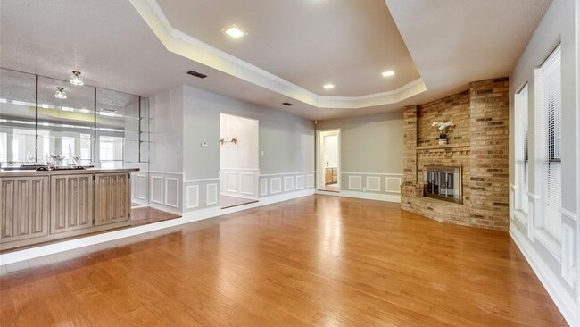 Building Photo - 7825 Silveridge Dr
