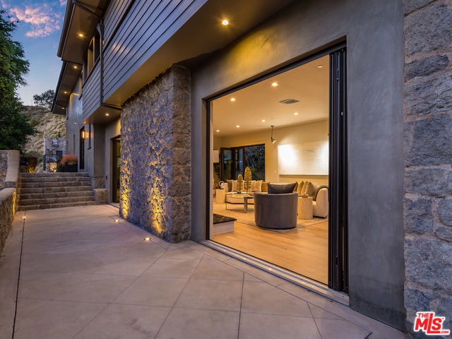 Building Photo - 6201 Rodgerton Dr