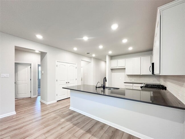 Building Photo - 409 Palo Brea Lp
