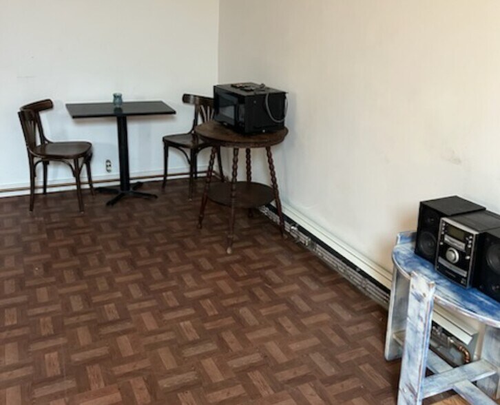 Building Photo - 54 Main St