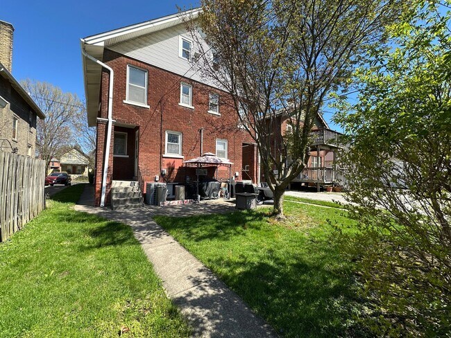 Building Photo - Thurman Ave 273-275 WAG