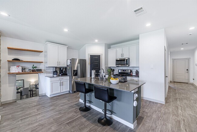 Building Photo - 246 Dusty Bridle Ln