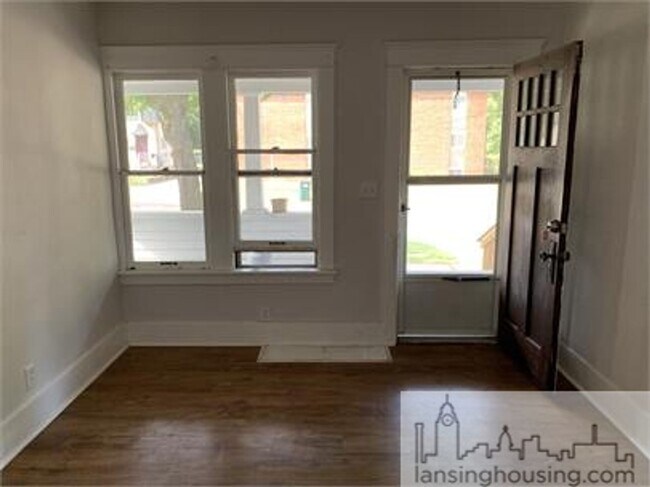 Building Photo - 318 E Hillsdale St