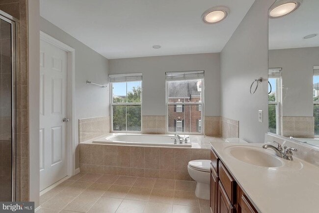 Building Photo - 211 Medlock Ln