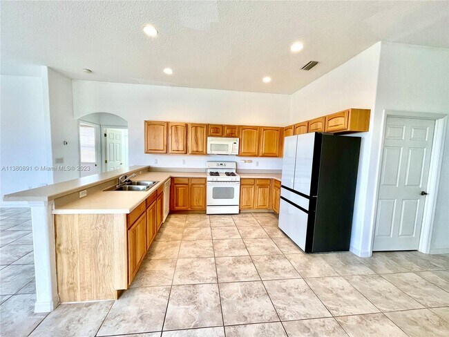 Building Photo - 12225 Still Meadow Dr