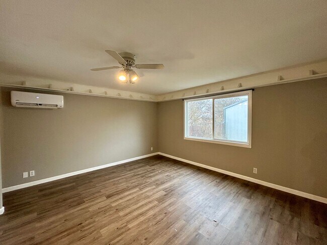 Building Photo - Spacious Single-Story Home on Corner Lot