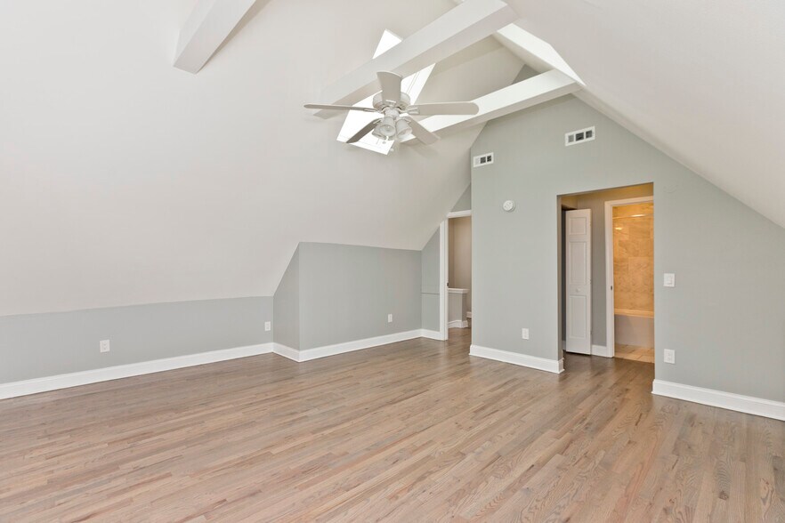 Building Photo - 1324 Byron W St