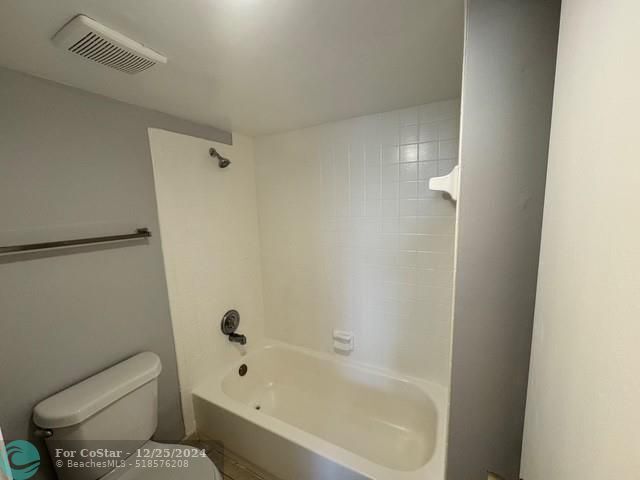 Building Photo - 40 NW 76th Ave