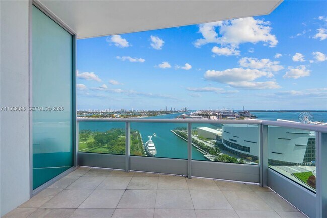 Building Photo - 900 Biscayne Blvd
