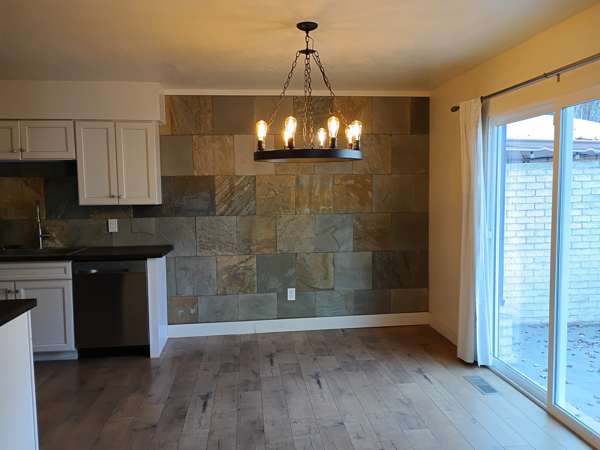 Building Photo - 3477 Brookside Dr