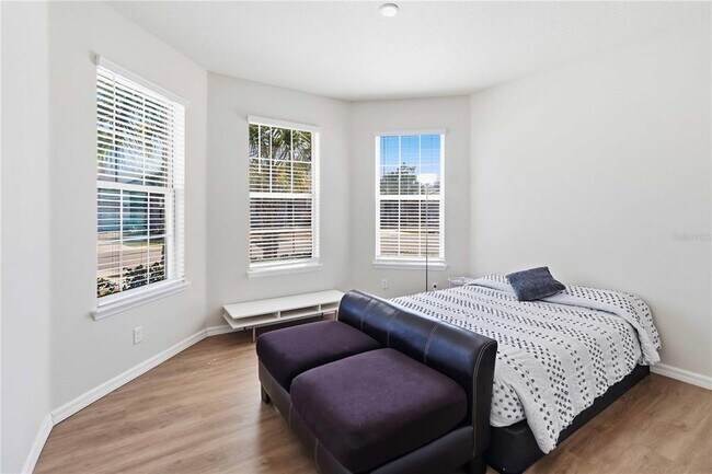 Building Photo - 17241 Goldcrest Loop