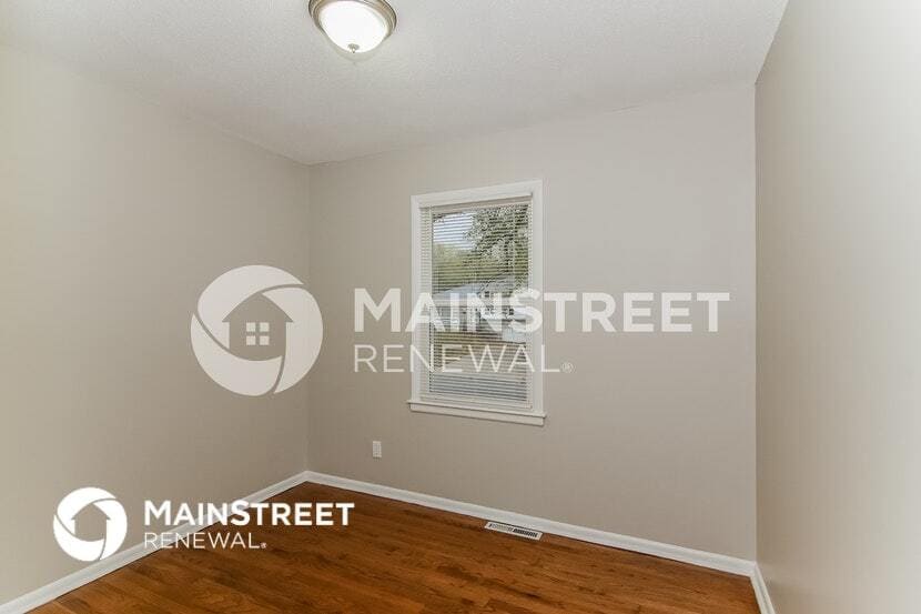 Building Photo - 9302 Fairwood Dr