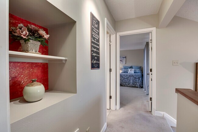 Building Photo - 308 Chota View Pl