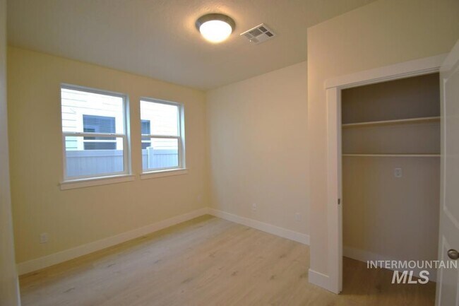 Building Photo - 6278 W Fireline St