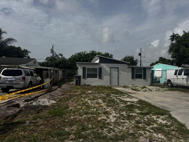 Building Photo - 1214 Highview Rd