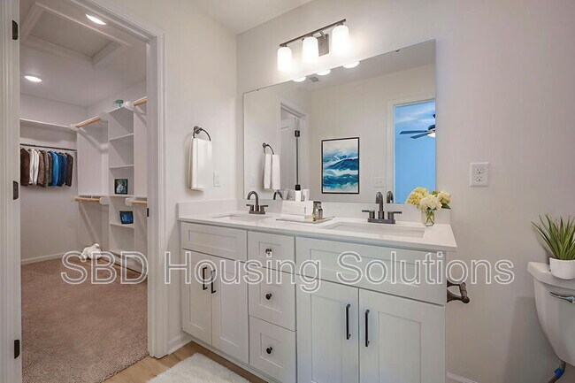 Building Photo - 9011 E 85th Pl