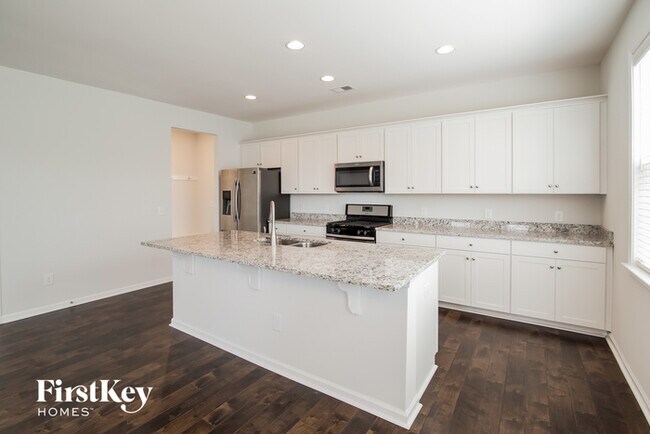 Building Photo - 105 Yorkshire Dr