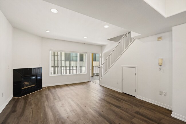 Building Photo - 1623 Brockton Ave