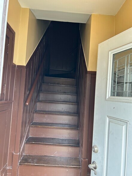 Building Photo - 228 McCormick Pl