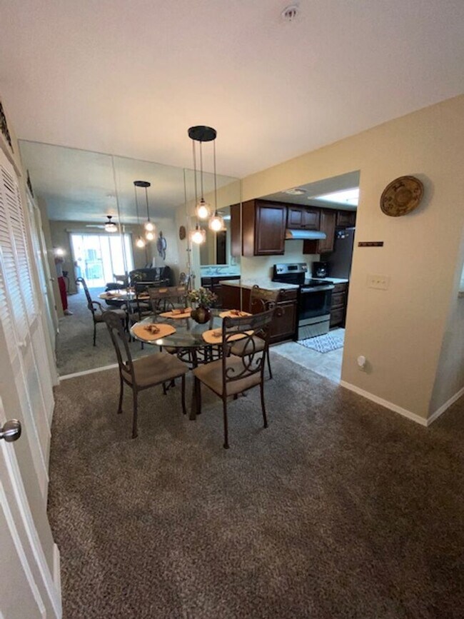 Building Photo - 1 Bedroom Laughlin Condo located in South Bay