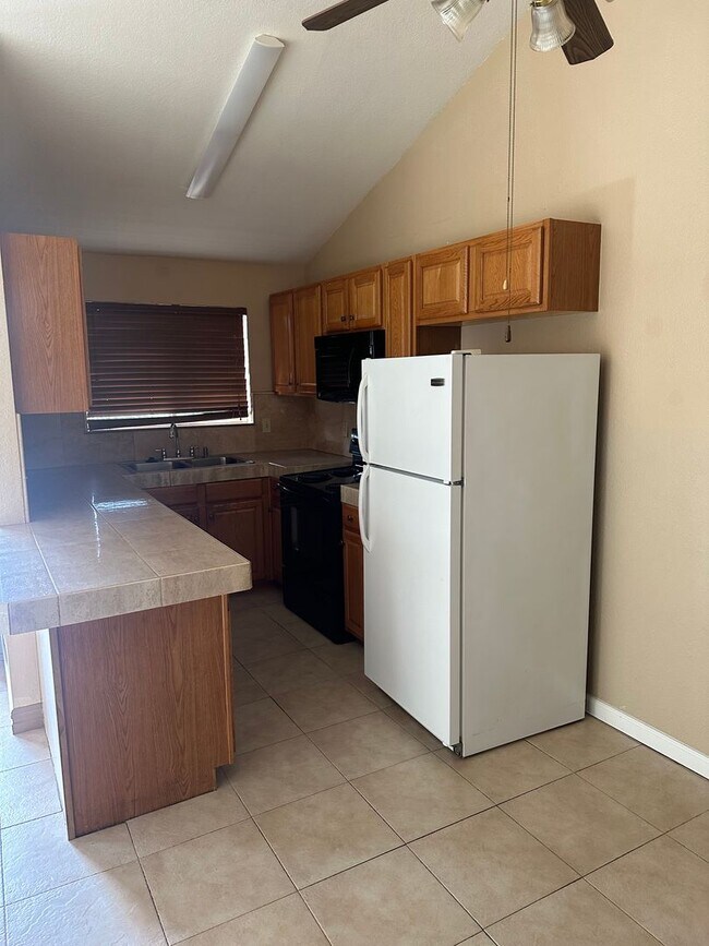 Building Photo - 891 St Andrews Dr