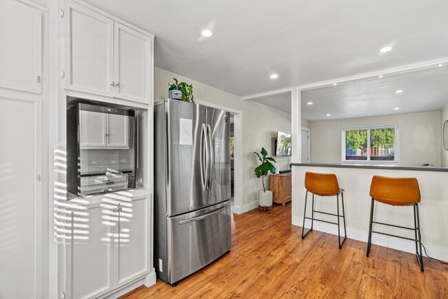 Building Photo - 37 Portola Ave