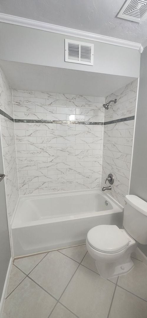 Building Photo - 2/2 in Timberway II!