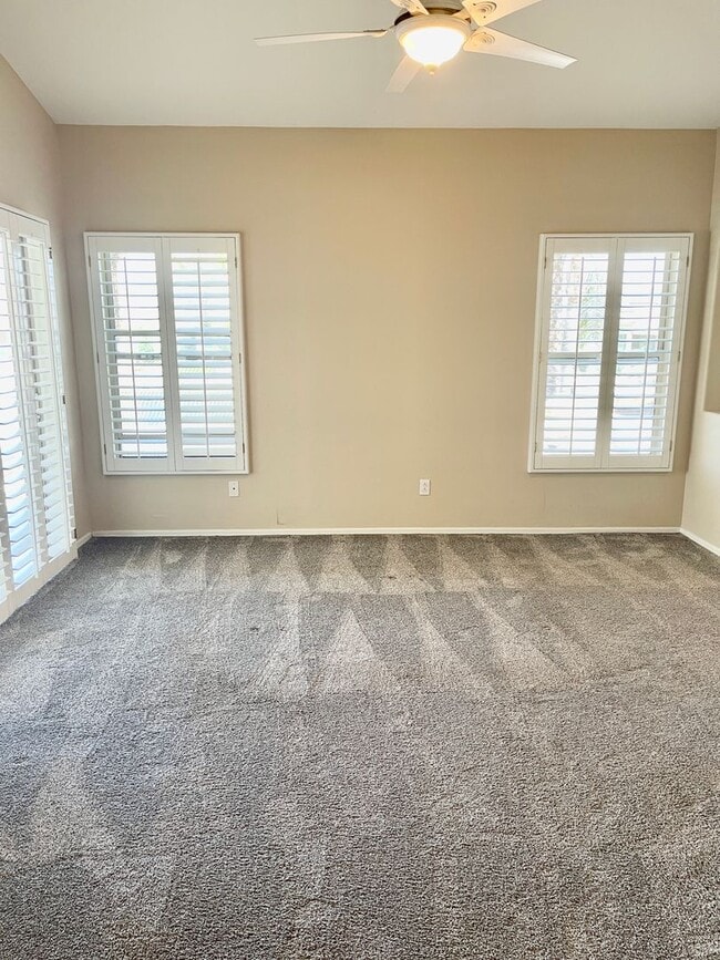 Building Photo - 3-6 Month Rental, Amazing Water Front Property With Private Pool!