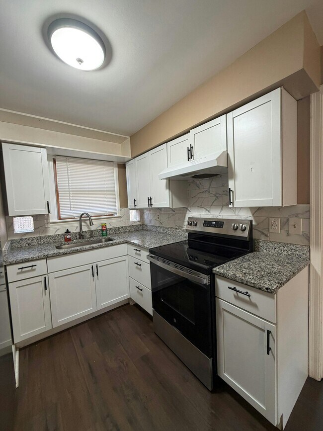 Building Photo - 4273 Delridge Dr