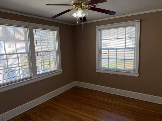 Building Photo - 2414 Poplar St