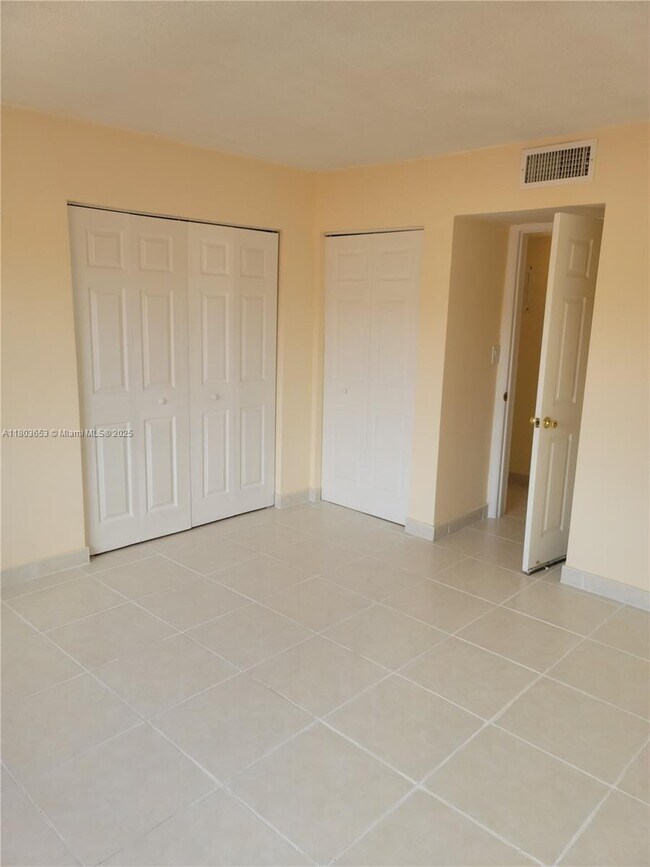 Building Photo - 495 NW 72nd Ave