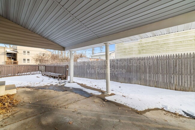 Building Photo - 10044 Pepper Ln