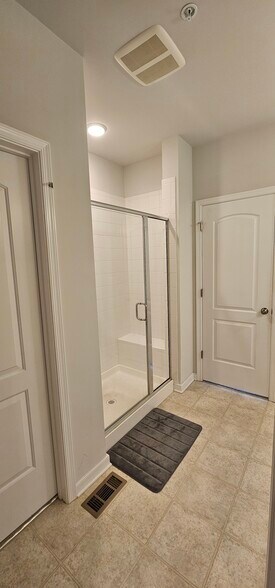 Building Photo - 5900 Whitehurst Ln