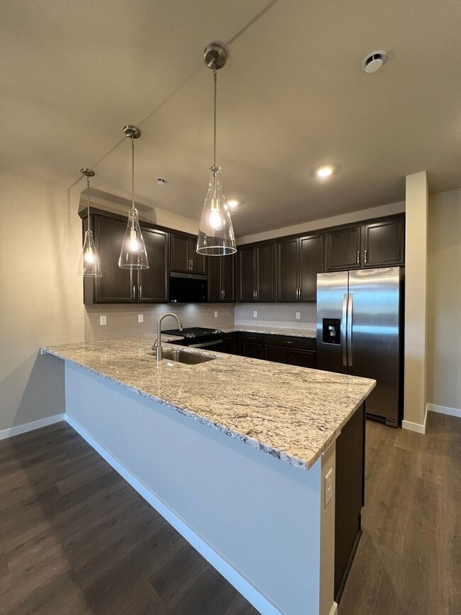Building Photo - Brand New Townhome with fine finishes ready for you to enjoy. Great views!