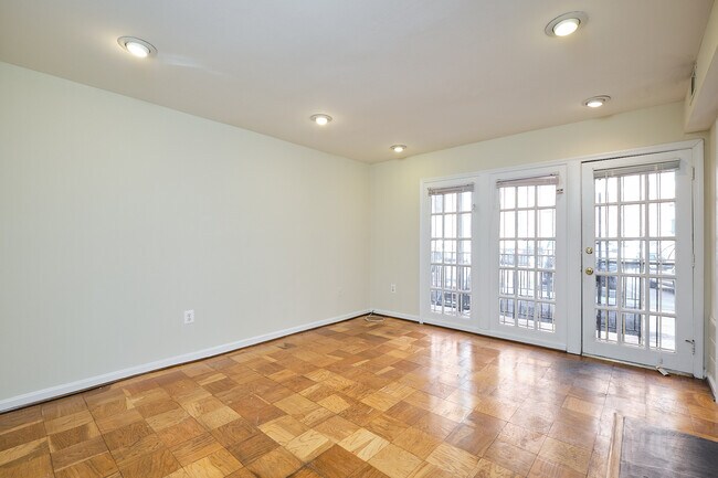 Building Photo - 1607 Corcoran St NW