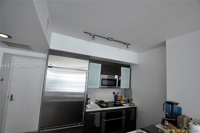 Building Photo - 500 Brickell Ave