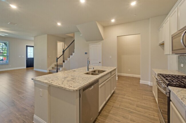 Building Photo - 7616 Redondo Dr