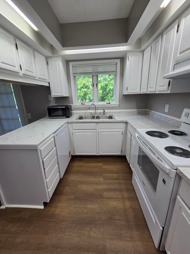 Building Photo - 3406 Alpine Ct