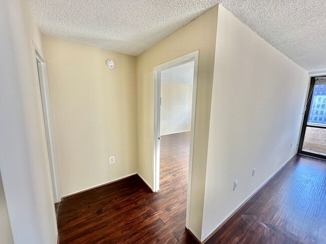 Building Photo - Dupont's Pulchritudinous Palladium 1 bedroom Condo w/ Balcony & Pool. All utilities included.