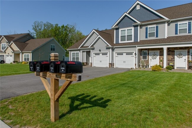 Building Photo - 7 Grn Spg Ln