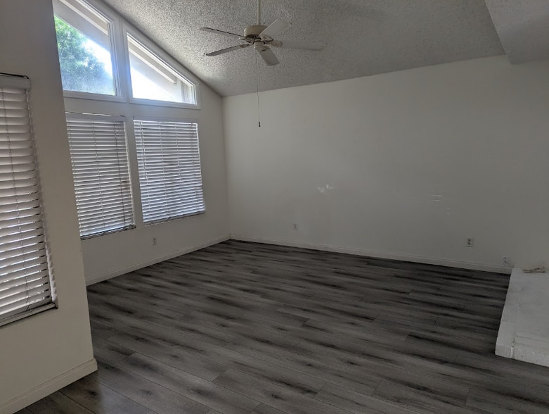 Building Photo - 1046 Canal St