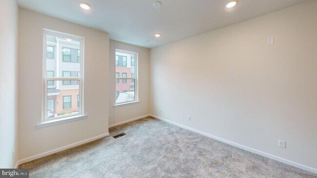 Building Photo - 714 Parker Blvd
