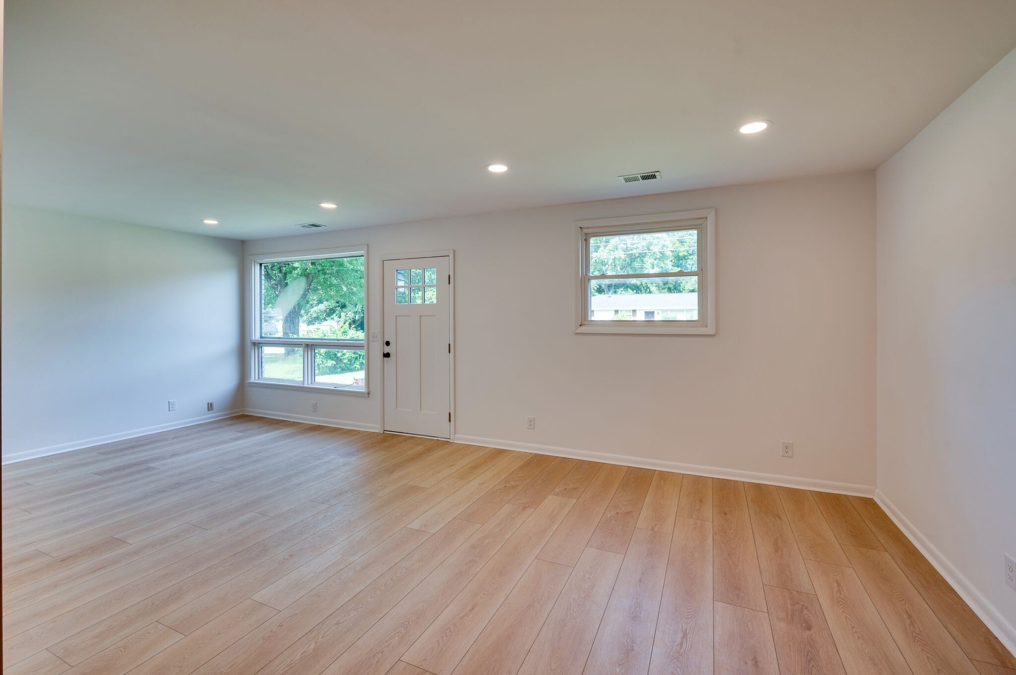 Building Photo - 3234 Moorewood Dr
