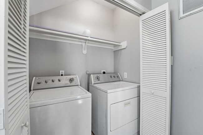 Building Photo - 1507 Sutton St