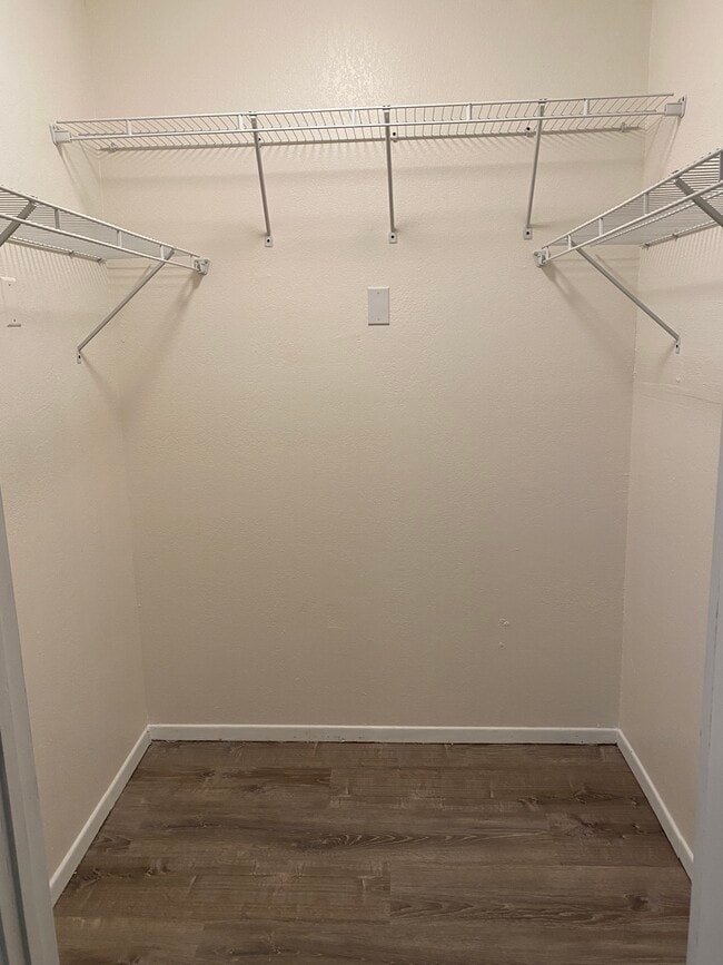Walk-in closet - 4234 E Western Dr