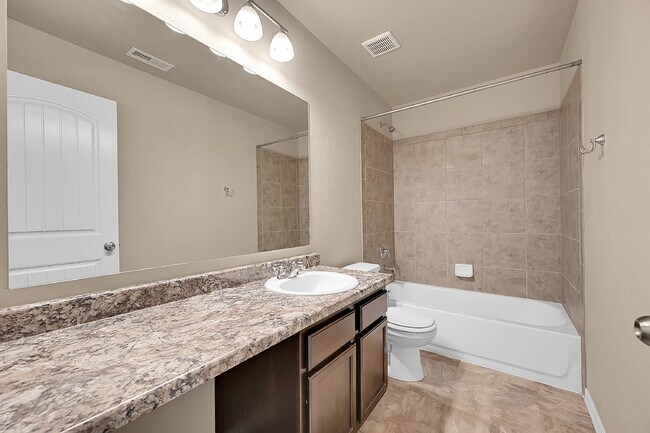 Building Photo - $2,495 - 3-Bed Home with Updated Features ...