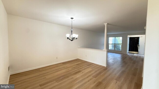 Building Photo - 207 Lookout Pl